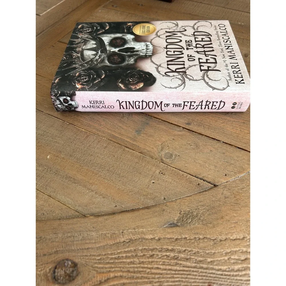 Kingdom of the Feared Kerri Maniscalco Barnes  Noble Exclusive Edition Hardcover